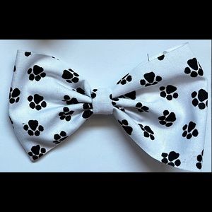 6” Paw Print Bow